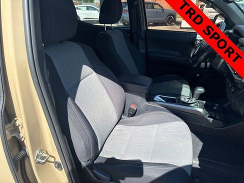 Used 2020 Toyota Tacoma TRD Sport w/ Technology Package image 12