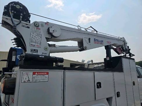 Used 2022 Ford F550 4x4 Crew Cab Super Duty w/ Power Equipment Group image 15