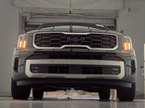 Used 2024 Kia Telluride SX FWD image 4