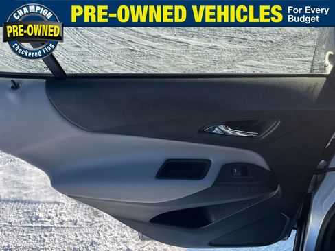 Used 2022 Chevrolet Equinox LT w/ Driver Convenience Package image 27