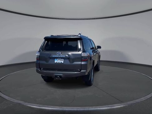 Used 2018 Toyota 4Runner SR5 Premium AWD/4WD image 2