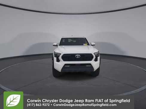 Used 2024 Toyota Tacoma TRD Off-Road image 6