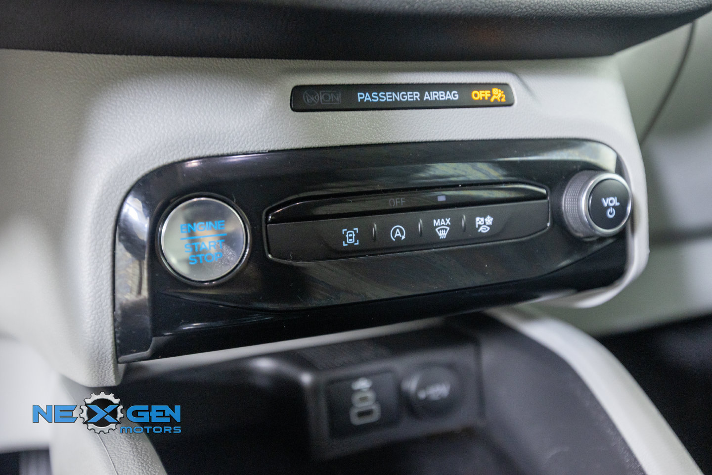 Used 2024 Ford Escape Active w/ Tech Pack #1 FWD image 24