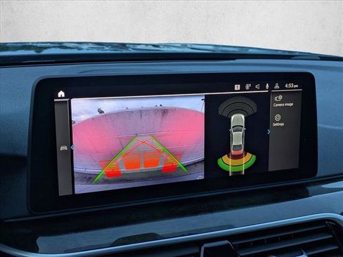 Used 2023 BMW 530e w/ Premium Package image 13