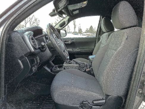 Used 2019 Toyota Tacoma TRD Sport image 14