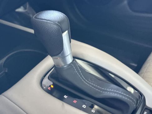 Used 2025 Honda HR-V LX image 21