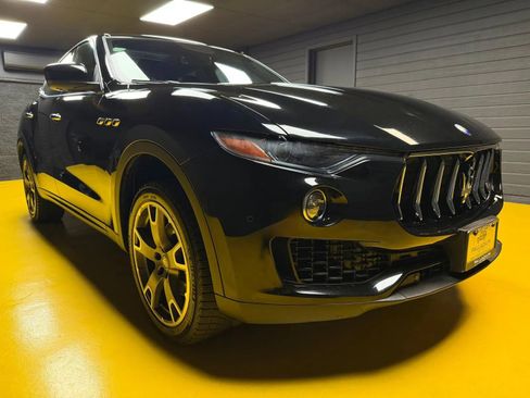 Used 2018 Maserati Levante AWD/4WD image 2