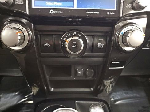 Used 2020 Toyota 4Runner TRD Off-Road image 23