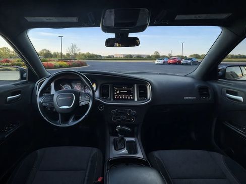 Used 2021 Dodge Charger SXT w/ Blacktop Package image 10