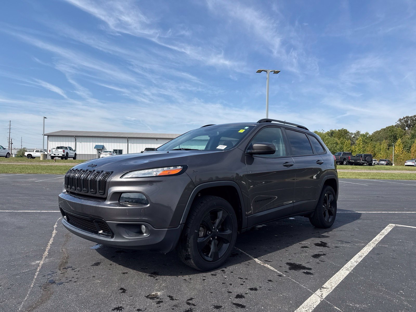 Used 2018 Jeep Cherokee Latitude w/ Altitude Package FWD image 9