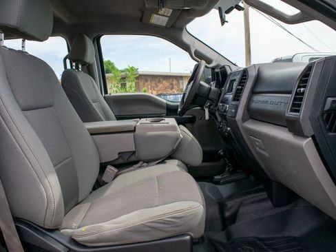 Used 2019 Ford F550 4x4 Crew Cab Super Duty w/ Power Equipment Group image 18