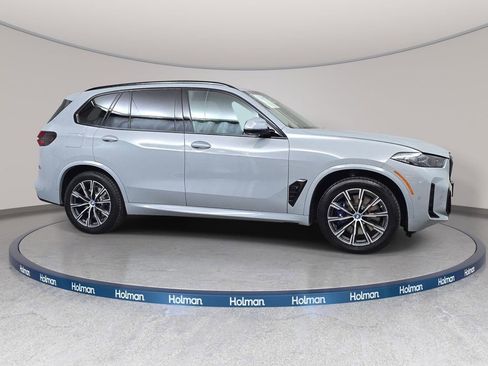 Used 2024 BMW X5 xDrive50e w/ M Sport Package AWD/4WD image 4