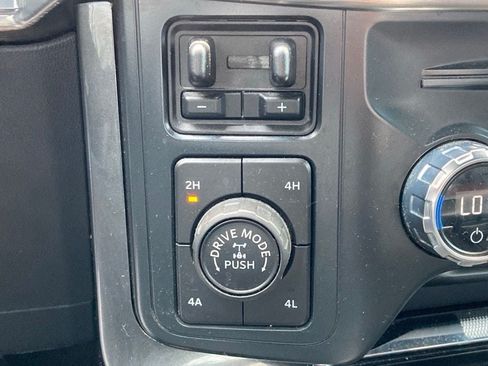 Used 2022 Ford F150 Lariat w/ Equipment Group 502A High AWD/4WD image 28