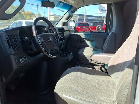 Used 2020 GMC Savana 2500 w/ Driver Convenience Package image 9