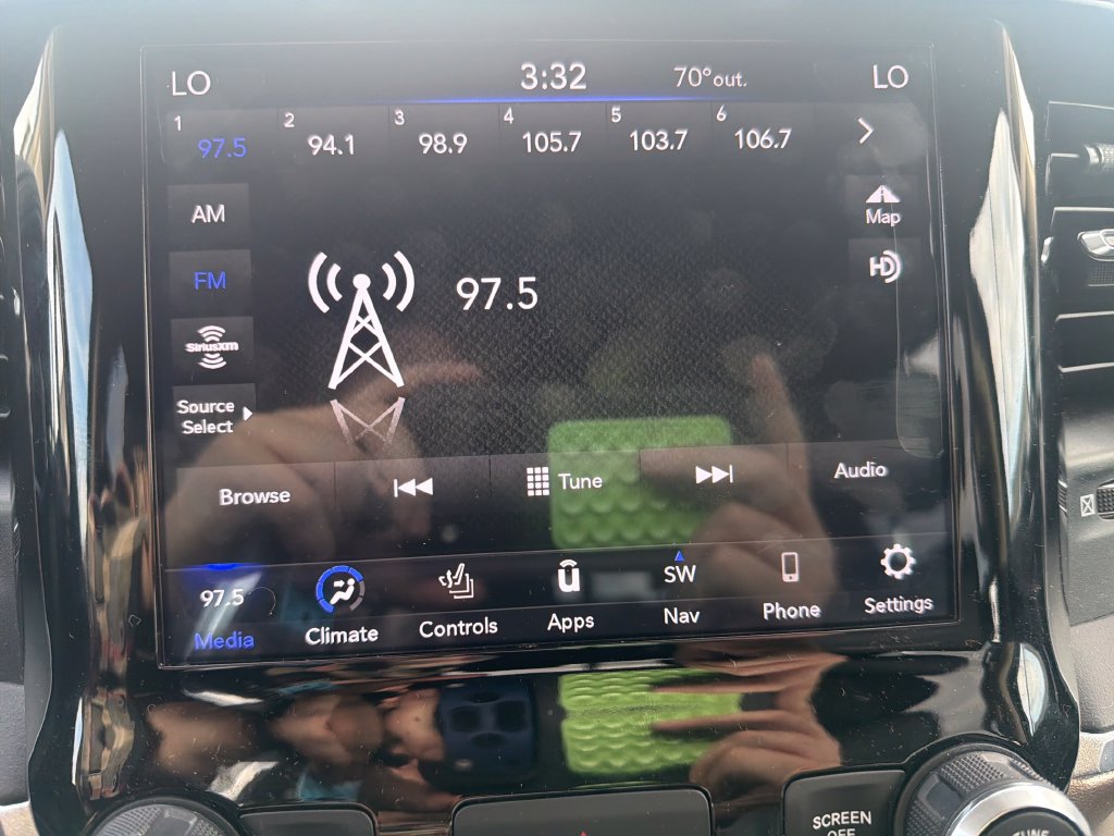 Used 2020 RAM 1500 Laramie AWD/4WD image 16