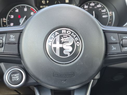 Used 2022 Alfa Romeo Giulia Veloce RWD image 38