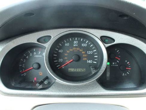 Used 2001 Toyota Highlander 2WD w/ Quick-Order Pkg image 22