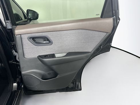 Used 2023 Nissan Rogue S FWD image 28