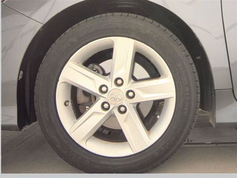 Used 2013 Toyota Camry SE FWD image 9