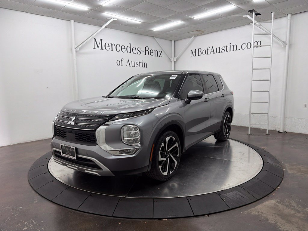 Used 2022 Mitsubishi Outlander SE FWD image 3