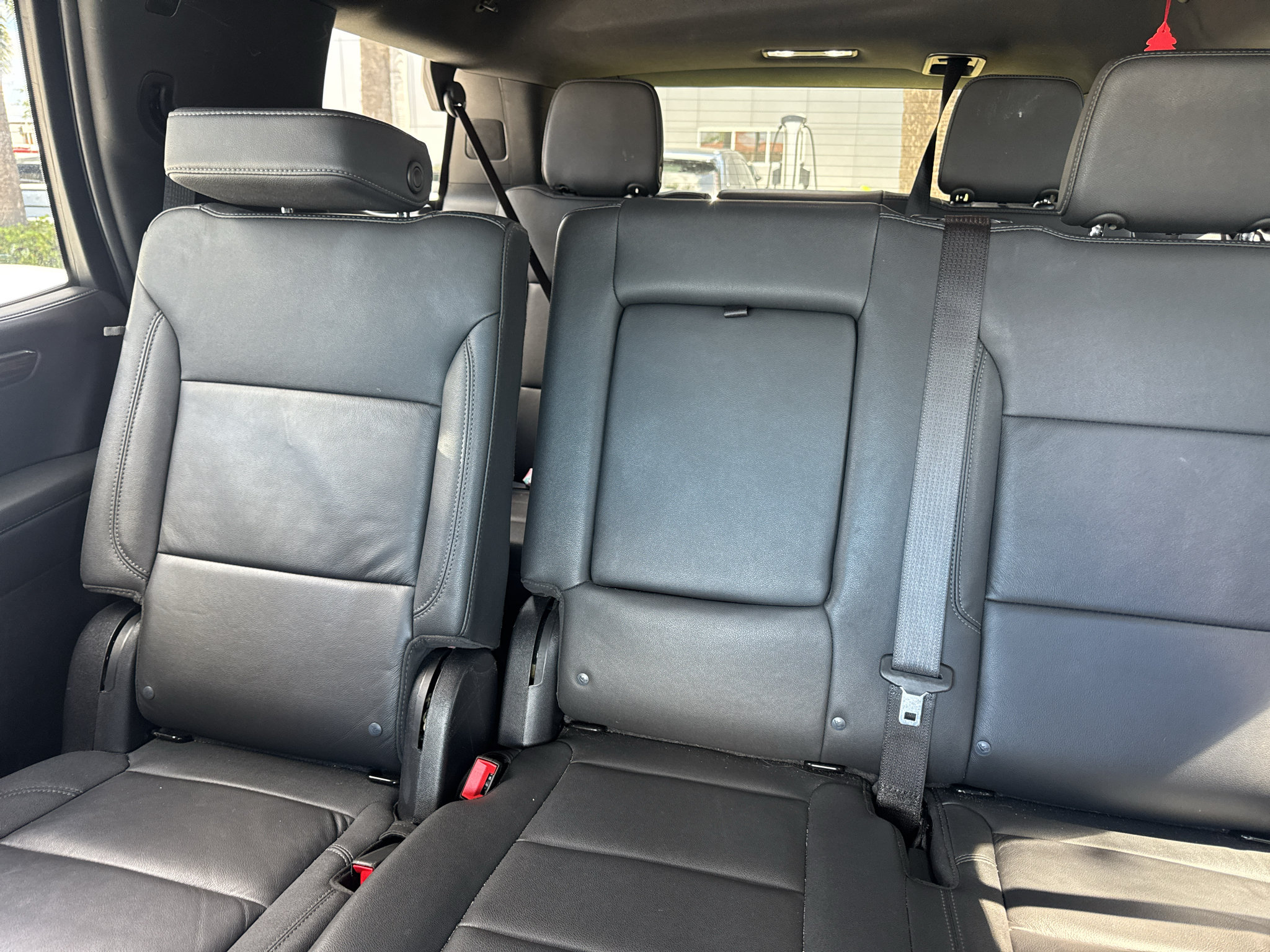 Used 2025 Chevrolet Tahoe LT RWD image 13