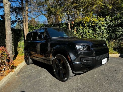 Used 2024 Land Rover Defender 110 V8 image 3