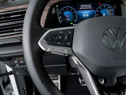 Certified 2025 Volkswagen Atlas SEL Premium R-Line image 12