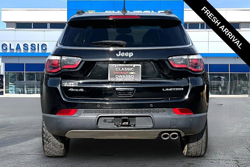 Used 2018 Jeep Compass Limited AWD/4WD image 4