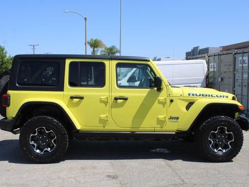 Used 2022 Jeep Wrangler Unlimited Rubicon 4xe w/ Cold Weather Group AWD/4WD image 3