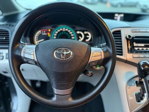 Used 2010 Toyota Venza AWD image 21