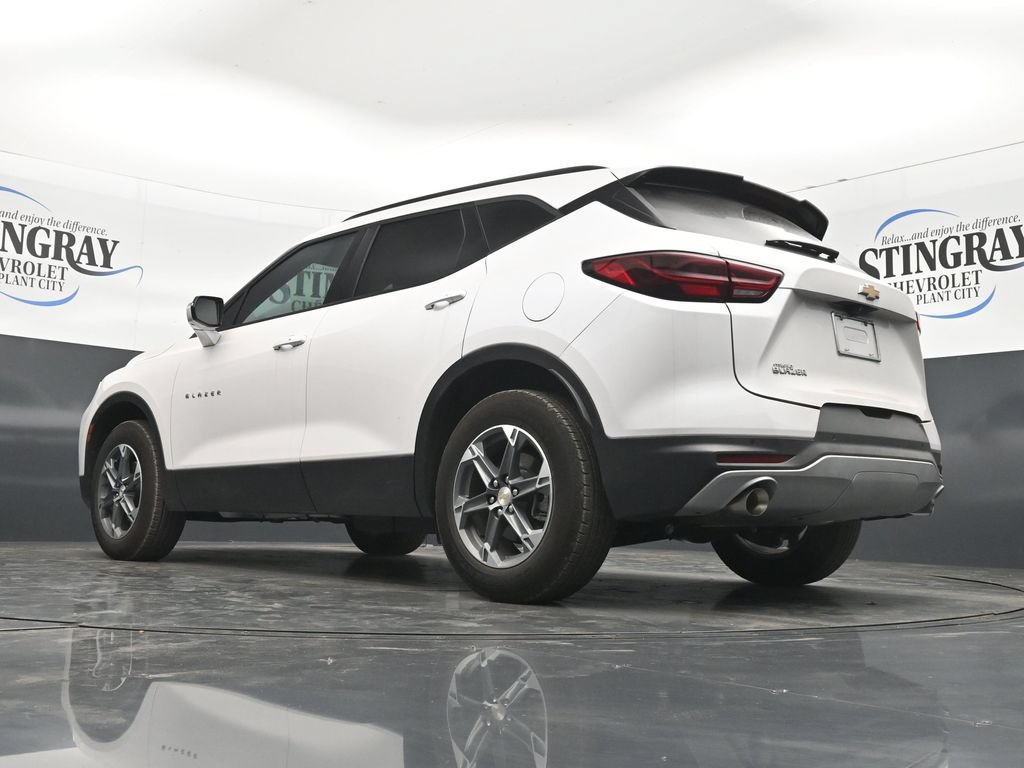Used 2025 Chevrolet Blazer LT w/ Sound & Technology Package FWD image 30