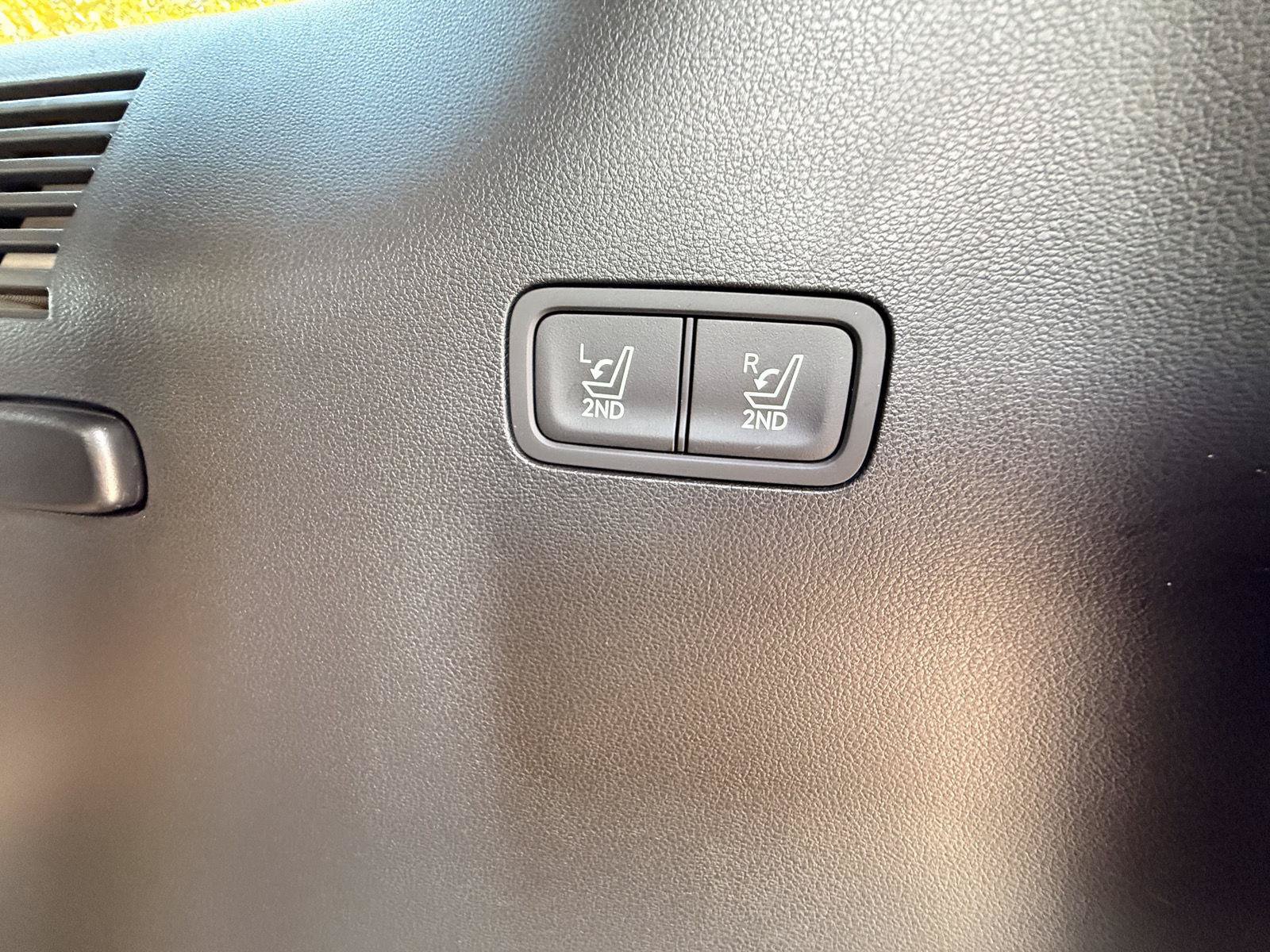 Used 2024 Hyundai Santa Fe Limited AWD/4WD image 19