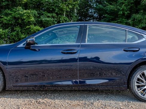 Used 2019 Lexus ES 350 w/ Premium Package FWD image 2