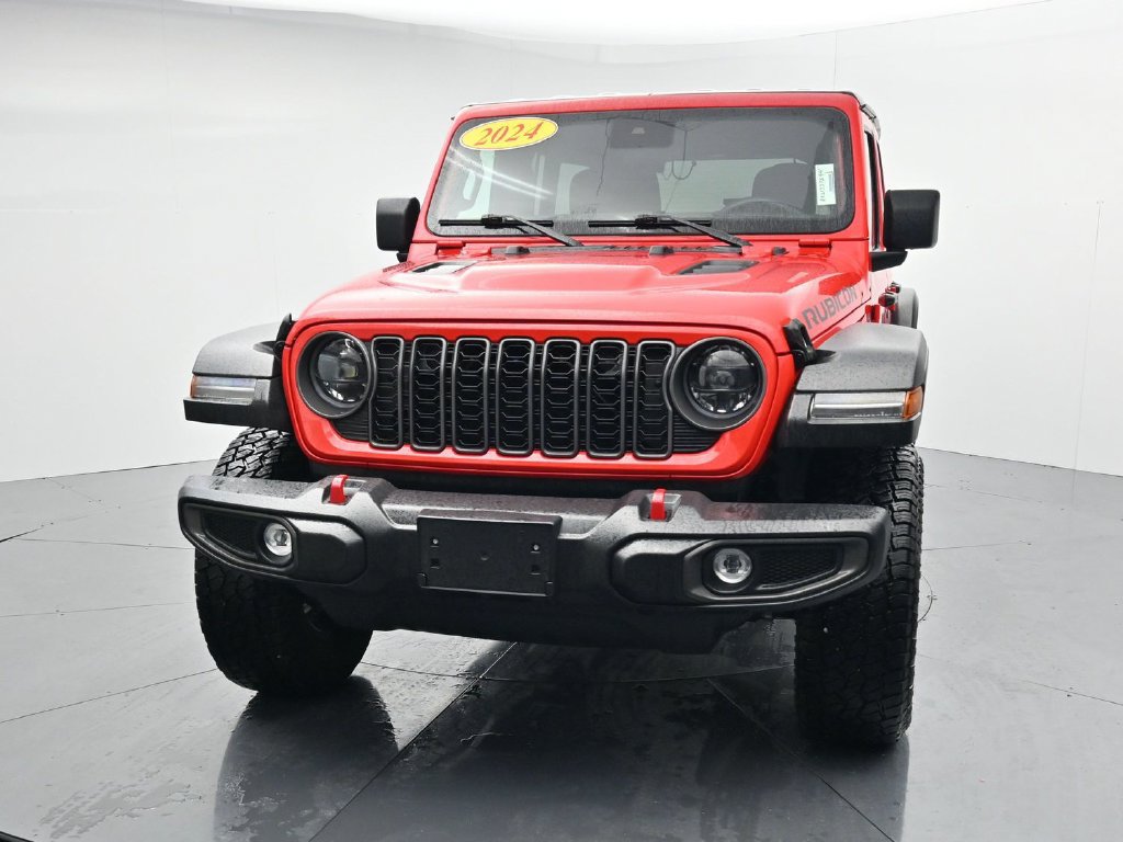 Used 2024 Jeep Wrangler Unlimited Rubicon AWD/4WD image 3