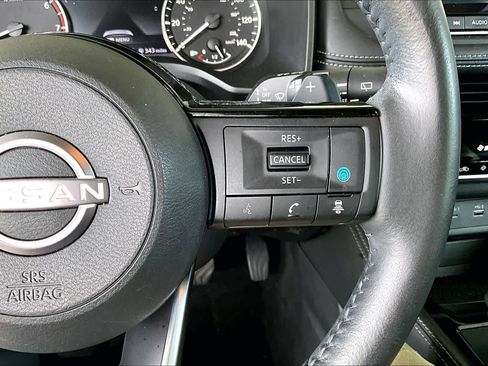Used 2023 Nissan Rogue SL FWD image 48