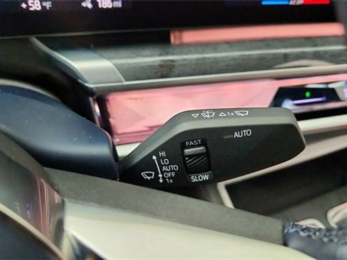 Used 2023 BMW i7 xDrive60 image 43