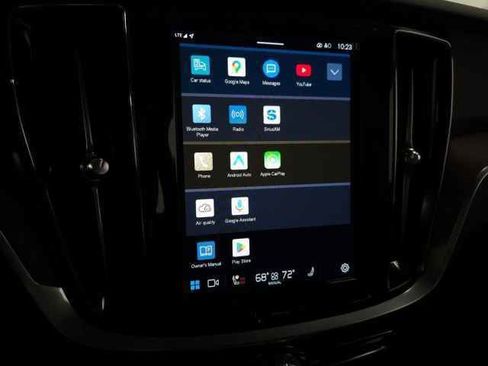 Used 2025 Volvo V60 B5 Cross Country Plus image 25