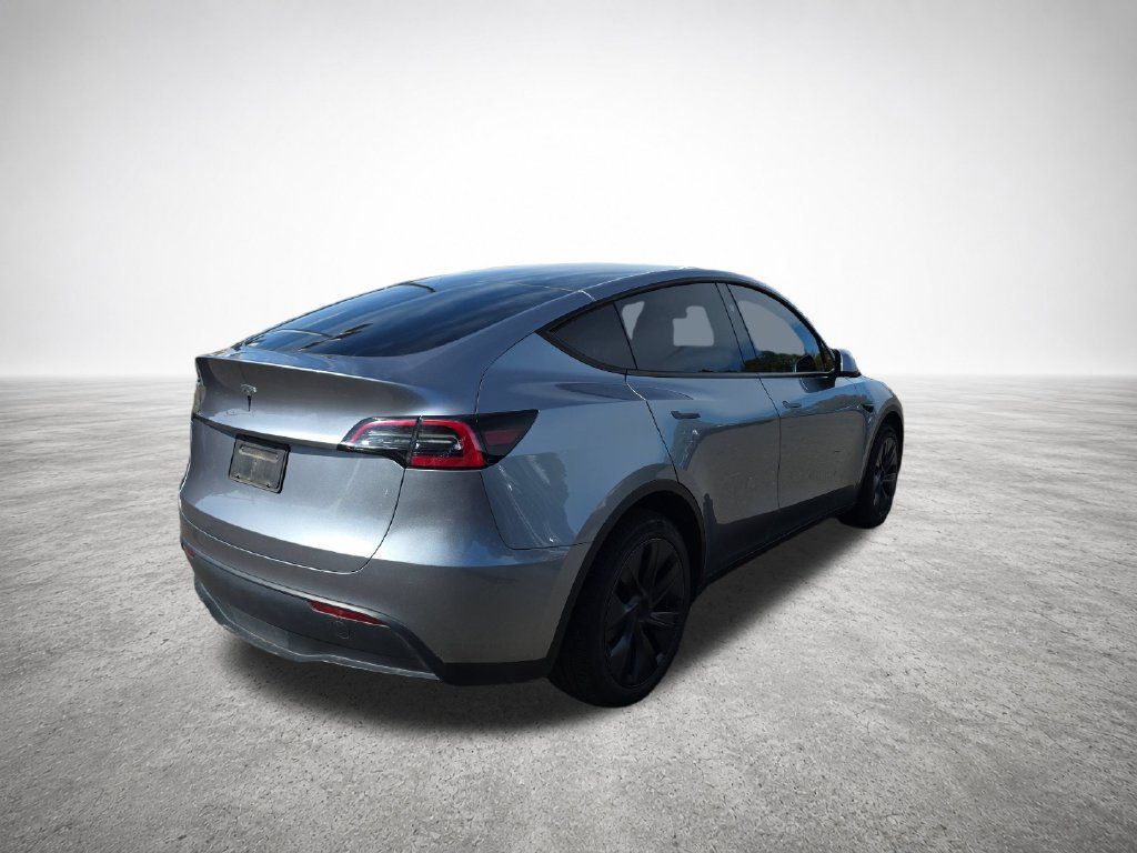 Used 2024 Tesla Model Y Long Range AWD/4WD image 7