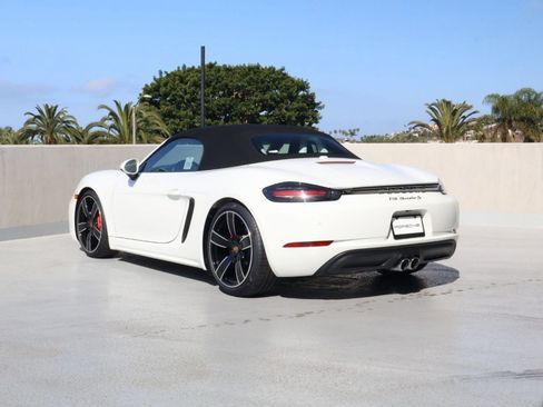 Certified 2025 Porsche 718 Boxster S RWD image 3