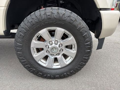 Used 2017 Ford F250 Platinum w/ Platinum Ultimate Package image 15