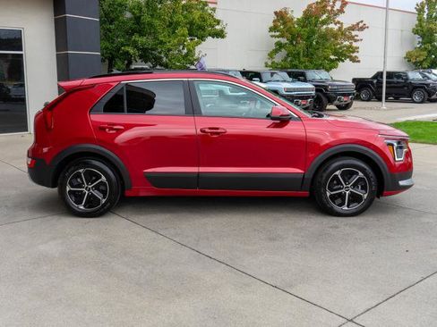 Certified 2024 Kia Niro LX image 8