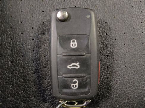 Used 2015 Volkswagen Jetta SE FWD image 32