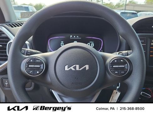 Certified 2025 Kia Soul LX FWD image 21