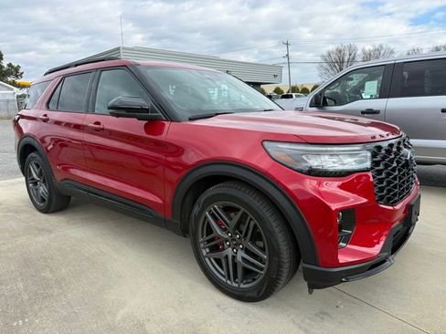 Used 2025 Ford Explorer ST w/ Sun And Sound Package image 4