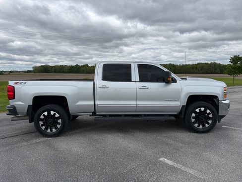 Used 2018 Chevrolet Silverado 2500 LT w/ LT Fleet Convenience Package AWD/4WD image 7