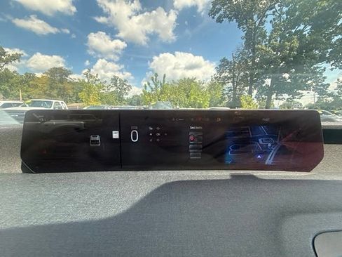 Used 2025 Ford Expedition Active AWD/4WD image 24