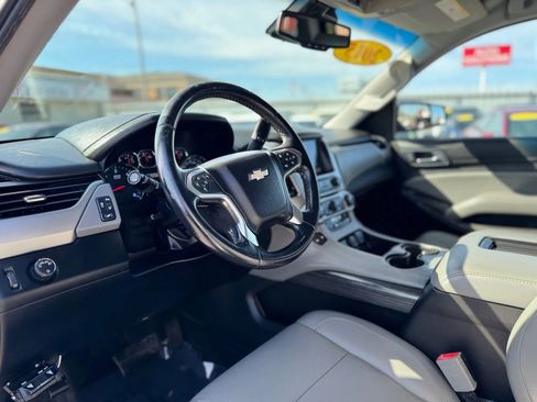 Used 2015 Chevrolet Suburban LT image 18