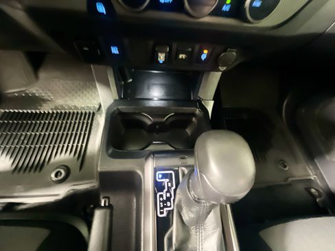 Used 2023 Toyota Tacoma TRD Off-Road image 26