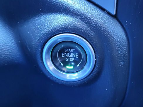 Used 2020 Chevrolet Silverado 1500 LT w/ All-Star Edition image 32