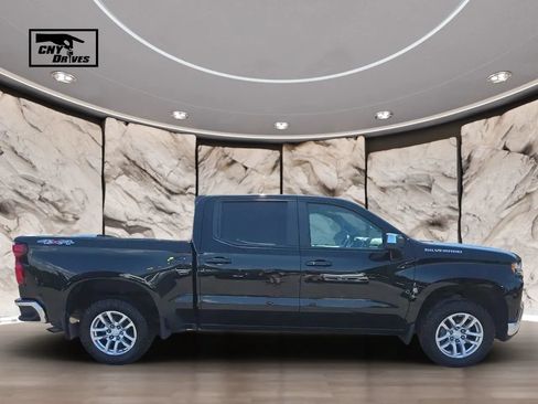 Used 2022 Chevrolet Silverado 1500 LT AWD/4WD image 4